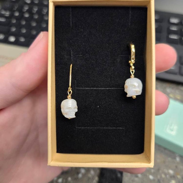 Skull Pearl Earrings main image 1