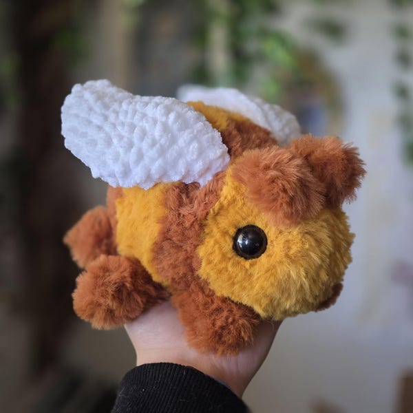 Bumblebee & Mini Bee Crochet Pattern | Amigurumi Plushie Pattern PDF ...