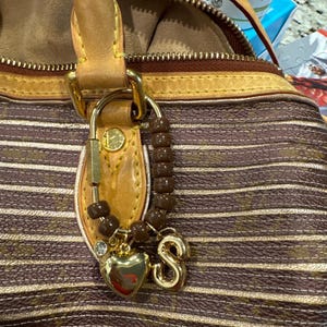 samantha added a photo of their purchase