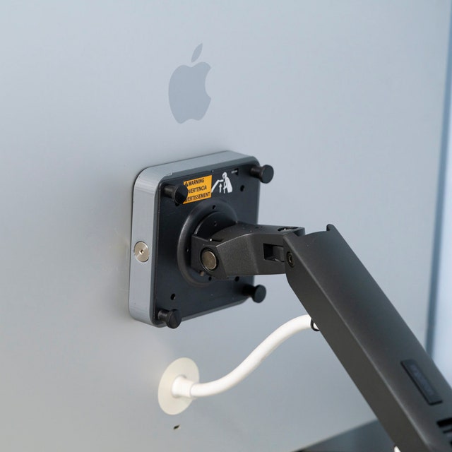 VESA Adapter for Apple Cinema HD Display 20, 23, and 30 Inch