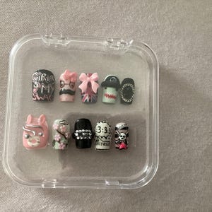 Henrike added a photo of their purchase