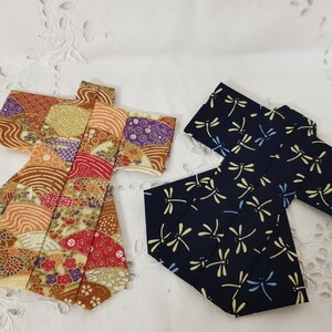 ミニチュア着物　刺繍柄　ゴマページ ミニチュア飾り着物キット 鶴と貝桶柄 若菜色・衣桁付き | 松喜