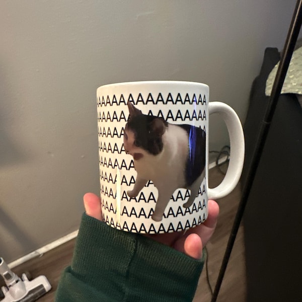 It's Chewsday Innit Bruv Funky Frog Ceramic Mug - 11oz of Meme Magic ...