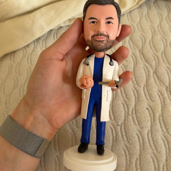 Cute Girl Bobblehead - Custom Personalized Gift Figurine main image 0