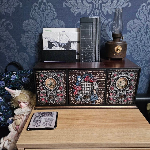 アクセサリー Alice in tiny room / TinyQueenNecklace Amazon.com: MiniCity DIY Book Nook Kit, DIY Miniature