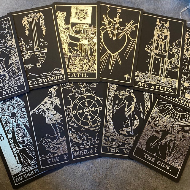 Transire Black &amp; Silver Tarot タロットカード Transire Black & Silver Tarot タロットカードの通販 by Ma's