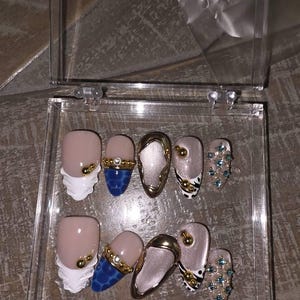 Steffanie added a photo of their purchase