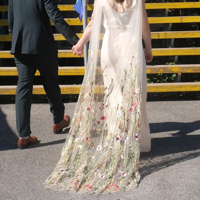 LENNOX CAPE VEIL V1, Classic Color, Wildflower Veil, Floral