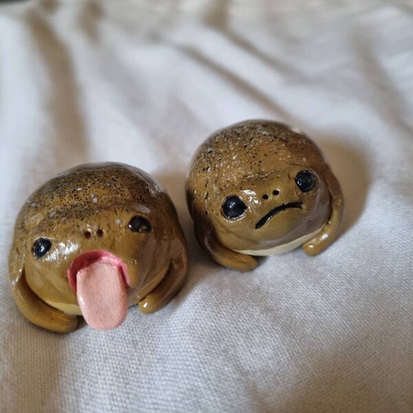 Yawning / Angry / Butt Rain Frog Pins (1 PIN) - Etsy