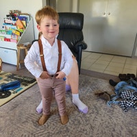 Elegant Set Of Elastic Suspenders, Bow Tie And Pocket Square In Dusty Blue Jacquard Silk - Foto 10
