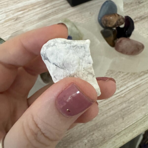 White Howlite Rough Natural Stones - Wholesale Bulk Lots ('A' Grade Raw ...