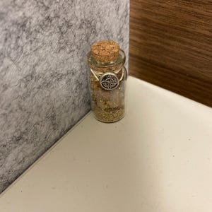 KELLIE added a photo of their purchase