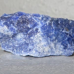 ソーダライト (1) 天然ソーダライト石 1個 青白原石 結晶鉱物標本 原石