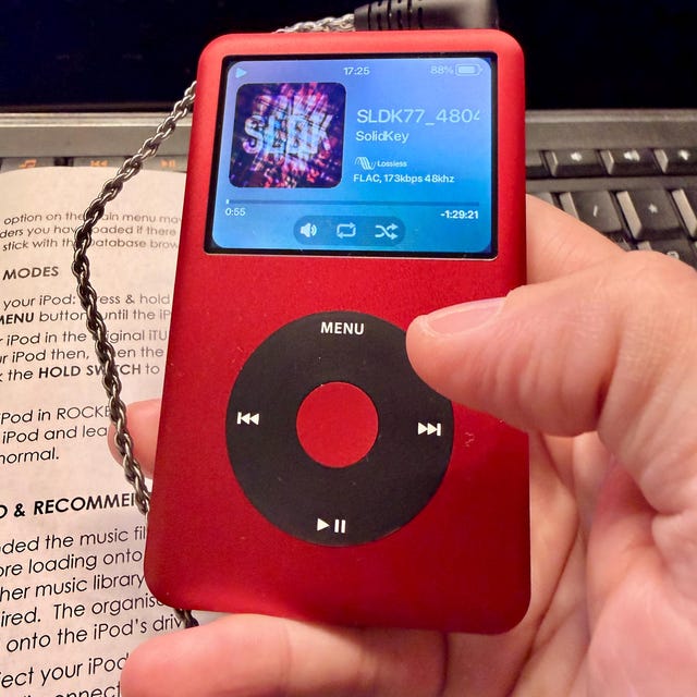 Apple iPod Classic - 第7世代/第6世代、赤＋黒（3000mAhバッテリー