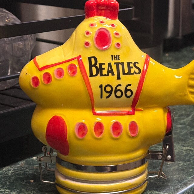 The Beatles 陶器　置物 Beatles Yellow Submarine 1966 Containers Also Have, Rolling Stones