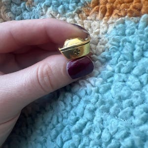 Alyssa added a photo of their purchase