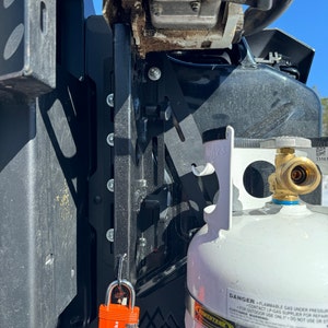 Overlanding - Camping Chainsaw Mount - Holder, Locking Saw Mount, Jeep, Toyota, Universal mount up to 20" bar, Made in USA