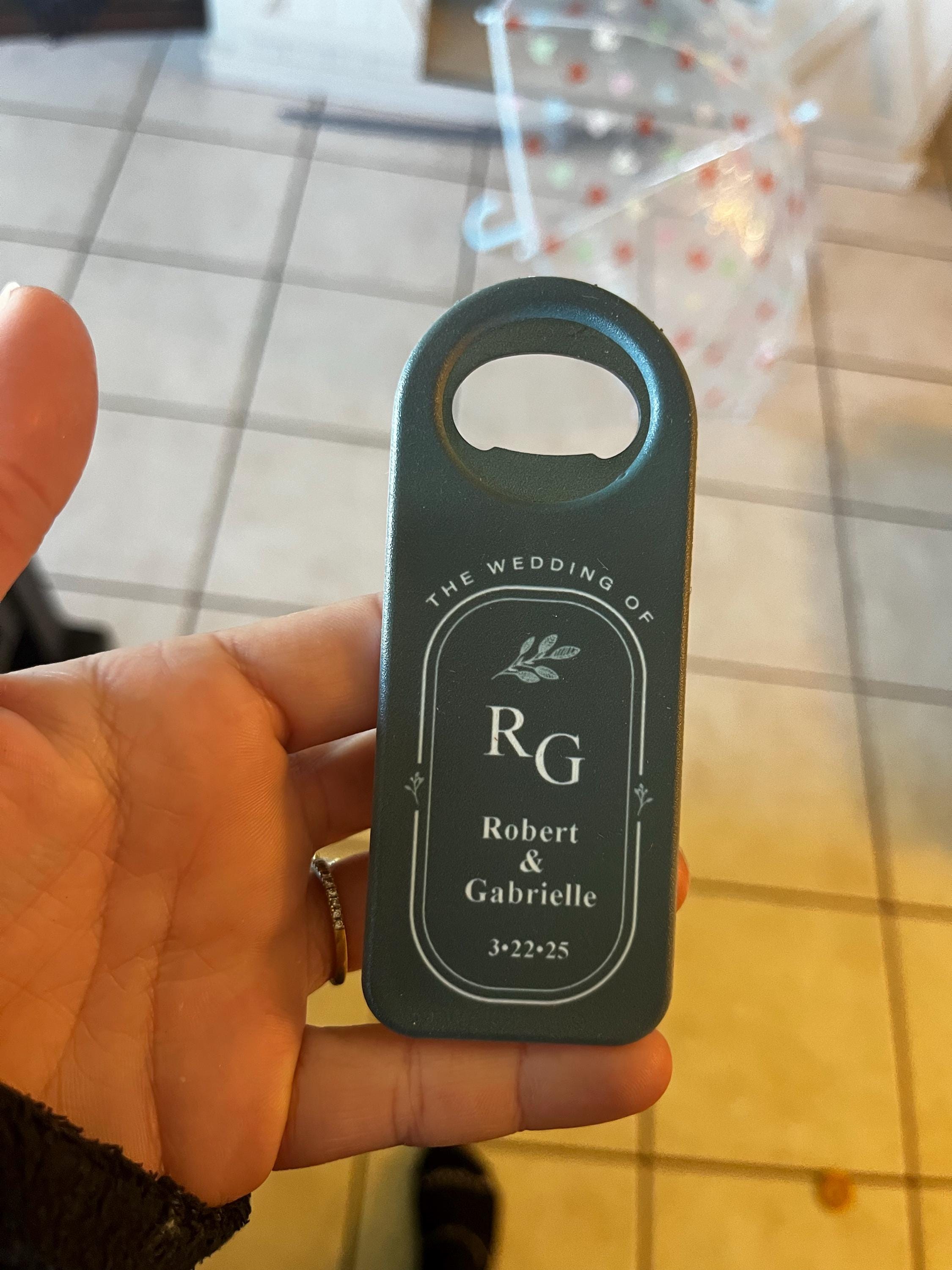 Magnet für Hochzeitsgeschenke, personalisierte Magnete aus Holz, Hochzeitsgeschenke, magnetischer Flaschenöffner, individueller Flaschenöffner, Hochzeitsgeschenk