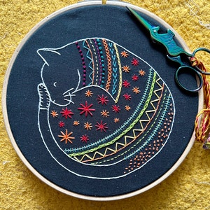 Cat Embroidery Kit Beginner Embroidery Kit DMC Embroidery Kit Cat Embroidery  Pattern Embroidery Hoop Kit Embroidery Craft Kit 