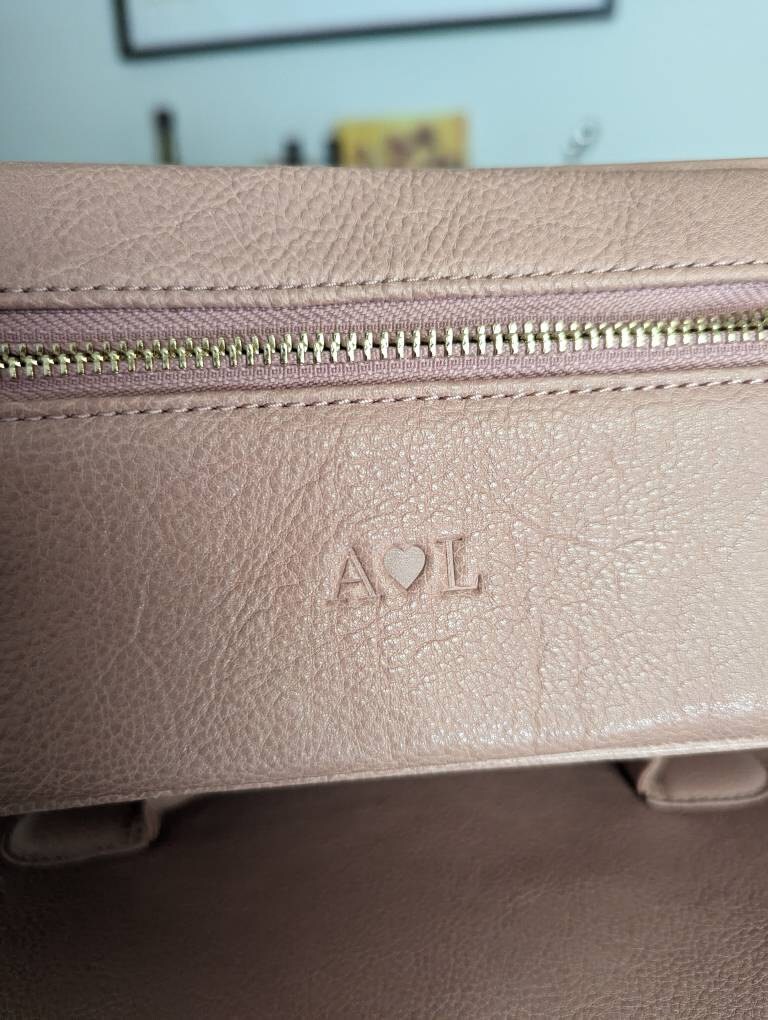Leather toiletry bag - Personalized gift for wife - Gift for mom - Anniversary gift - Cosmetic bag - Monogrammed makeup case - For daughter