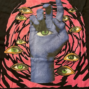 Weirdcore Aesthetic Dreamcore Creepy Shadow & Eyes Oddcore T-Shirt -  Guineashirt Premium ™ LLC