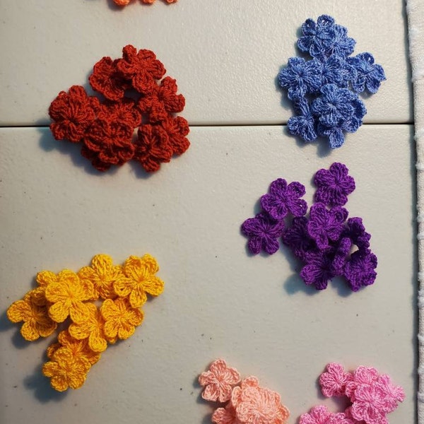 50 Colorful Bold Mini Crochet Flowers, Multi Color Flowers, About 3/4 ...