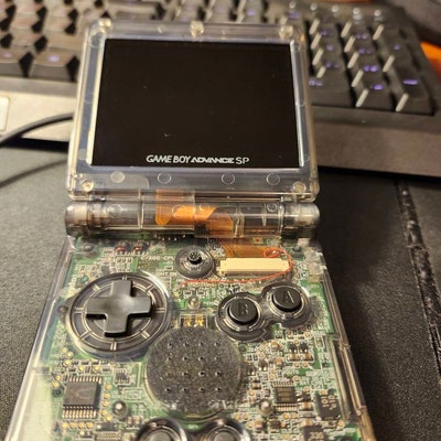 Game Boy Advance SP, le Game Boy (presque) Ultime ? - Gamers du Grenier