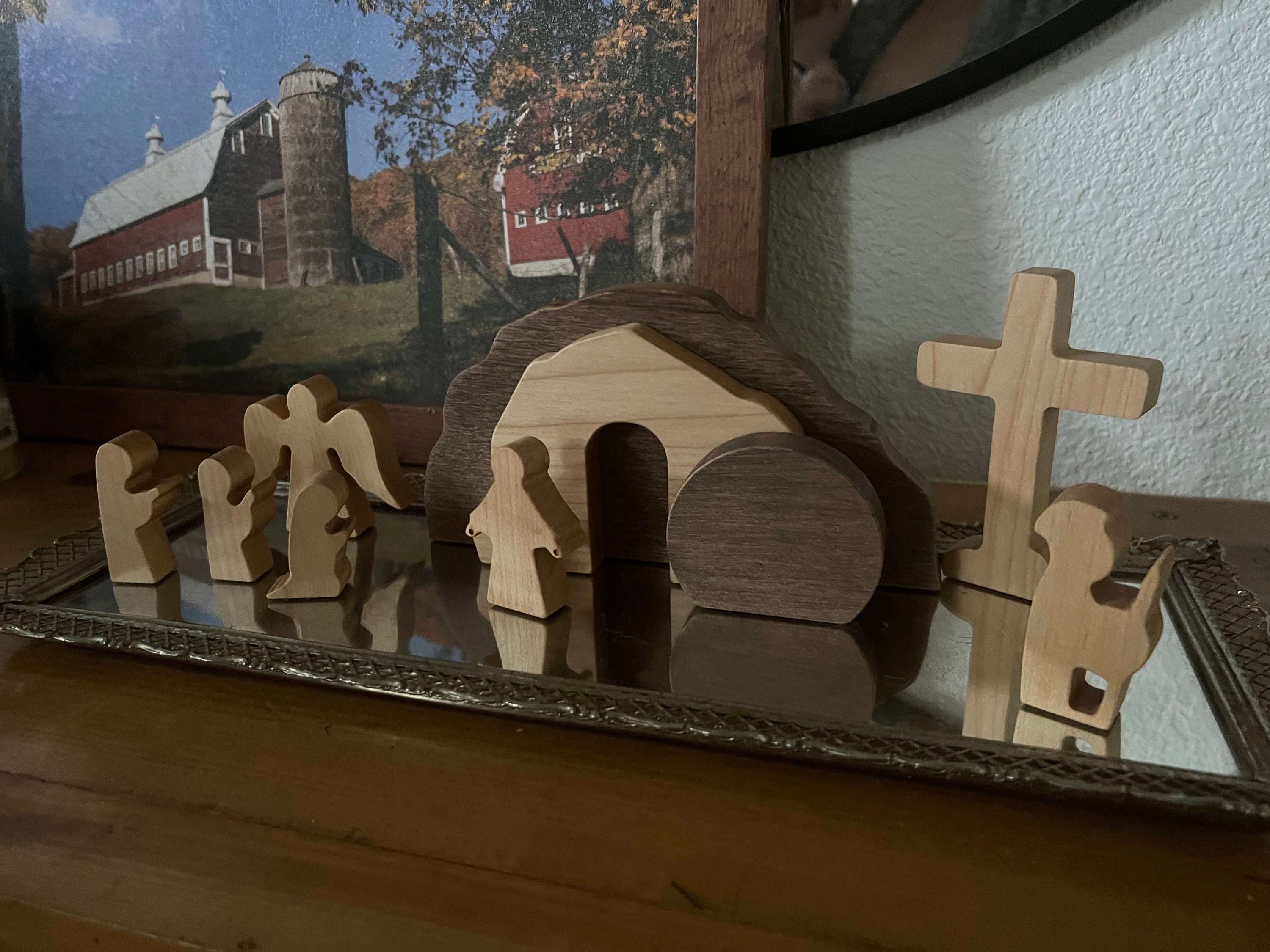 Osterdekoration, Auferstehungsszene, christliches Dekor, handgemachtes Osterandenken, Heimgeschenk, religiöse Ostergeschenke für die Familie, leeres Grab, Massivholz