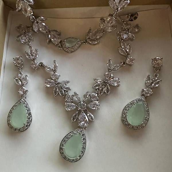 Green Light Jewelry Bundle