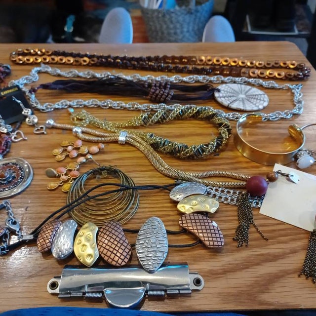 HIGH QUALITY Costume Jewelry Grab Bag!| Paired Earring|free