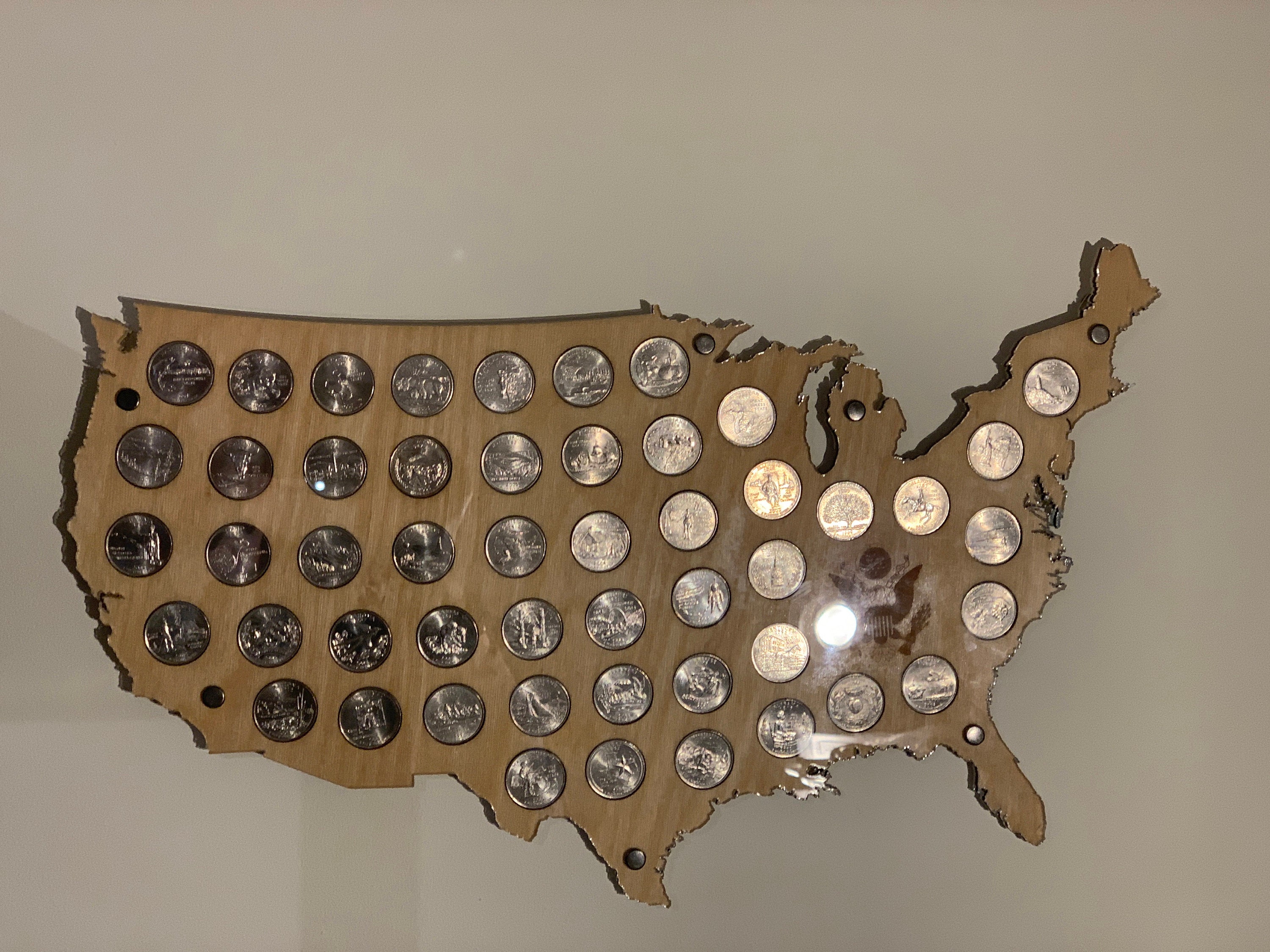 The US 50 State Quarter coin holder (for 50 or 56 coins), Wooden Map Display
