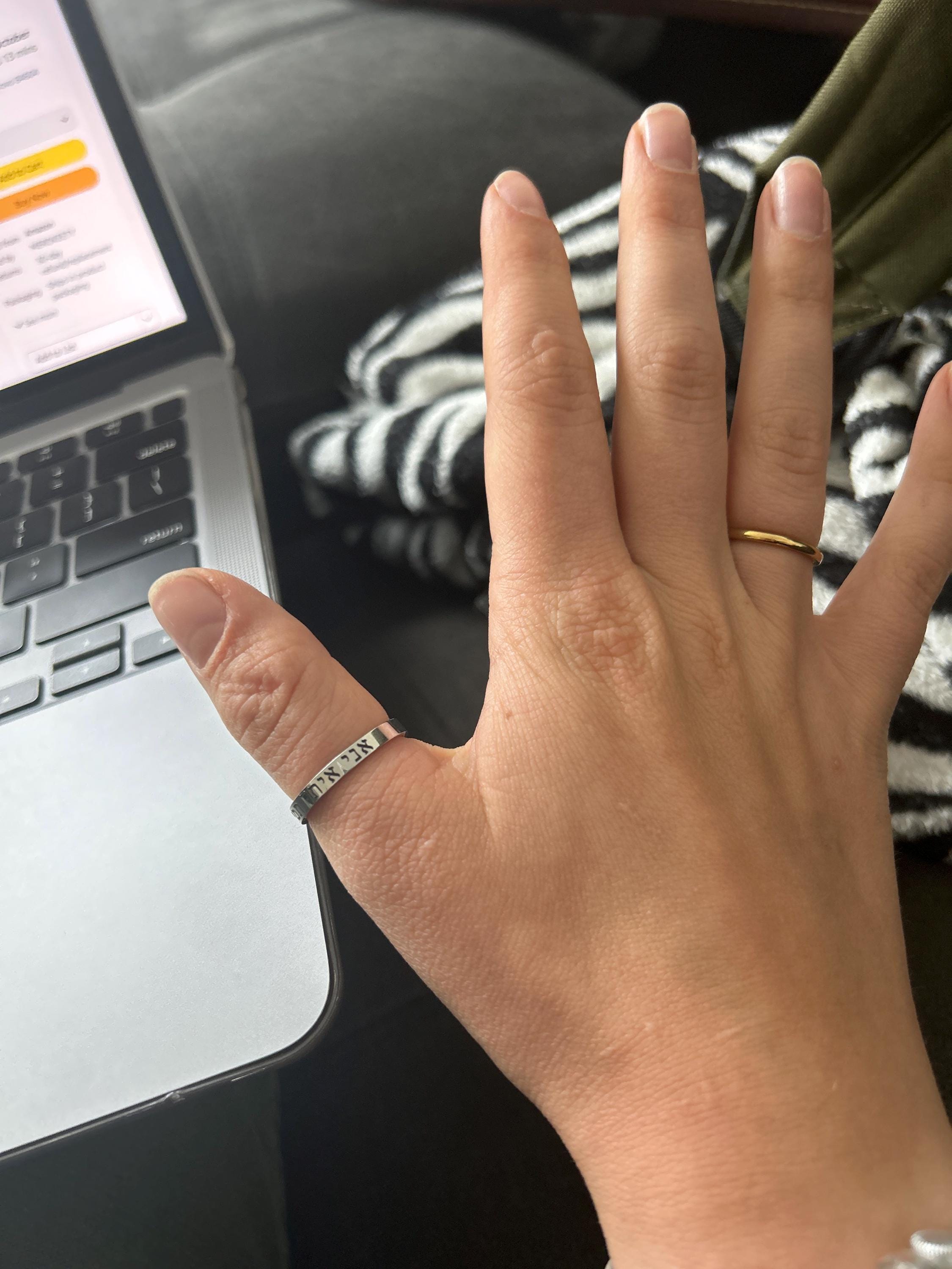 HEBRÄISCH – (Ich bin immer bei dir) – Zierlicher Stapelring aus Edelstahl, christlicher Schmuck, Bibelvers MATTHÄUS 28:20