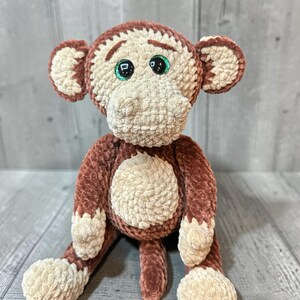 簡単に編めるかぎ針編みの猿のぬいぐるみ、あみぐるみの猿のおもちゃの