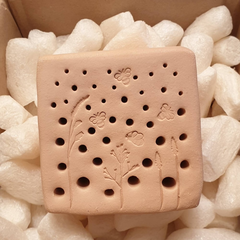 Bienenstein mittelgroß aus gebranntem Ton, Bienenhotel, Insektenhotel, Nisthilfe Wildbienen, Insektenhaus, Bienenhaus, Garten Keramik