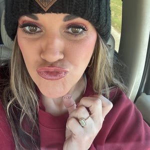 Ashlee added a photo of their purchase