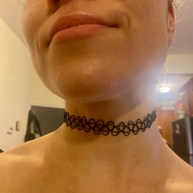 added my own twist to the classic 90s style tattoo choker! it's made with  my snake's shed skin 🐍 : r/jewelrymaking