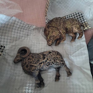 グリンブルスティの猪像：北欧異教の木彫、バイキングの装飾 - Etsy 日本