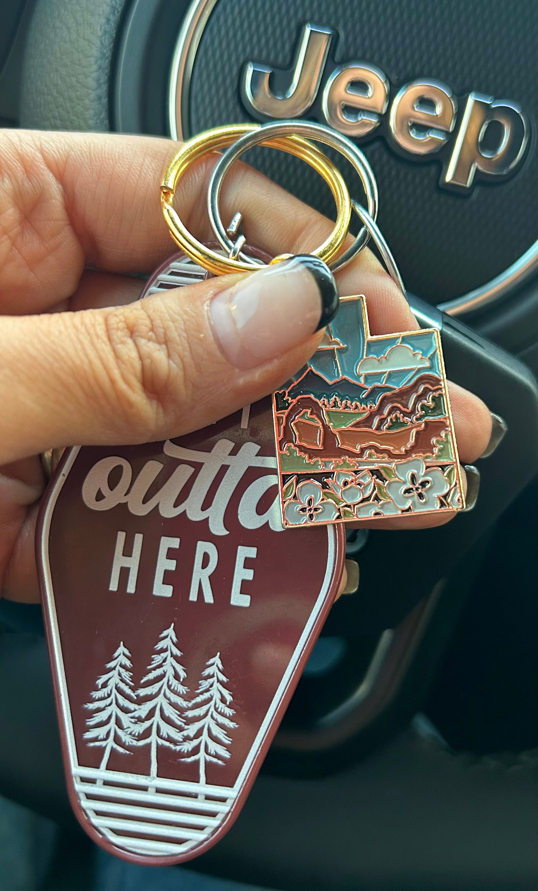 Utah Gold Enamel Keychain | Utah Outline Key Ring | Soft Enamel Illustrated State Keychain 1.5&quot;