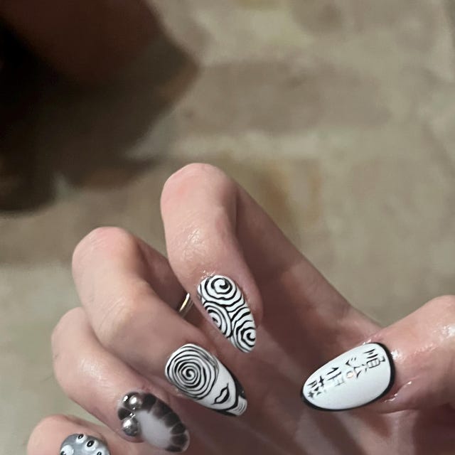 Uzumaki Press on Nails, Junji Ito Horror Nail Set, Gothic Black