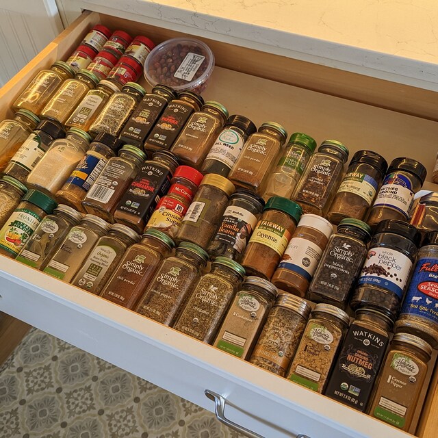 SpiceLuxe Transformer Rack  Organize Spices in Drawer, Counter, or Ca