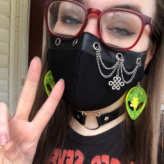 [Lunamoon]ハンドメイドマスク Goth Moon Face Mask: Faux Leather & Chain - Reusable Cotton Blend