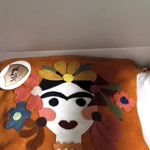 Sanaa added a photo of their purchase