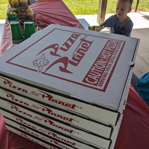 25-Pack Pizza Planet Pizza Boxes - 12x12x2 Inch Disney Inspired Party Decorations