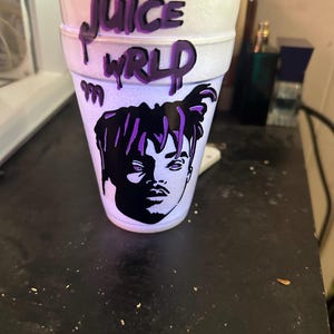 Light up lean pour display