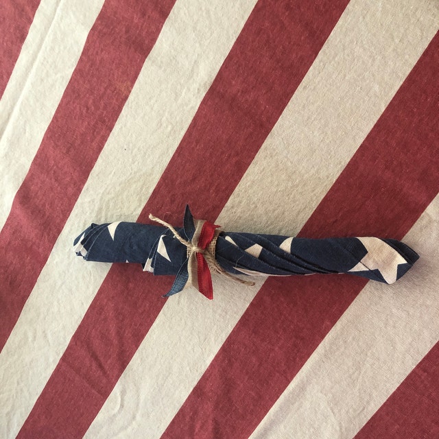American Flag Napkin Holder - Acrylic U-Shape Dispenser For Paper Cocktail Napkins, 4.9"x4.1"x2"