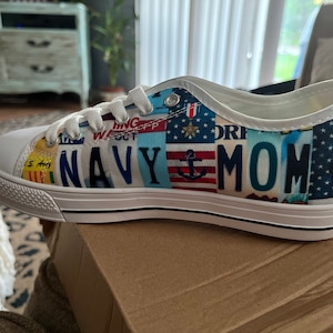 Navy mom sneakers outlet