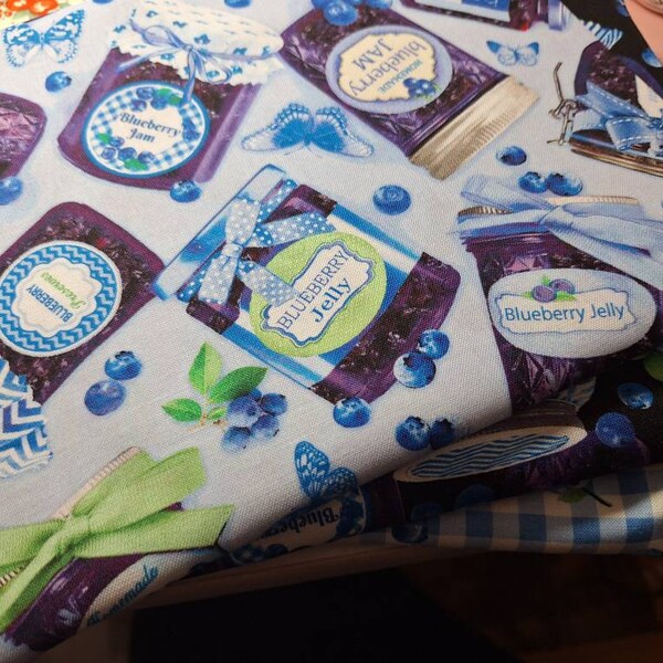 CLEARANCE Spiral Bender Fat Quarter Violet Floral Splash Collection