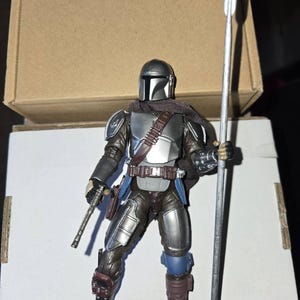 マンダロリアン ベスカー スピア (1/12 & 1/6 スケール) ブラック