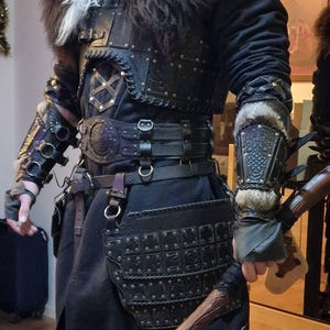 LARP向けレザーアーマー バーバリアンレザーアーマーコスチューム、バイキングチェストアーマー