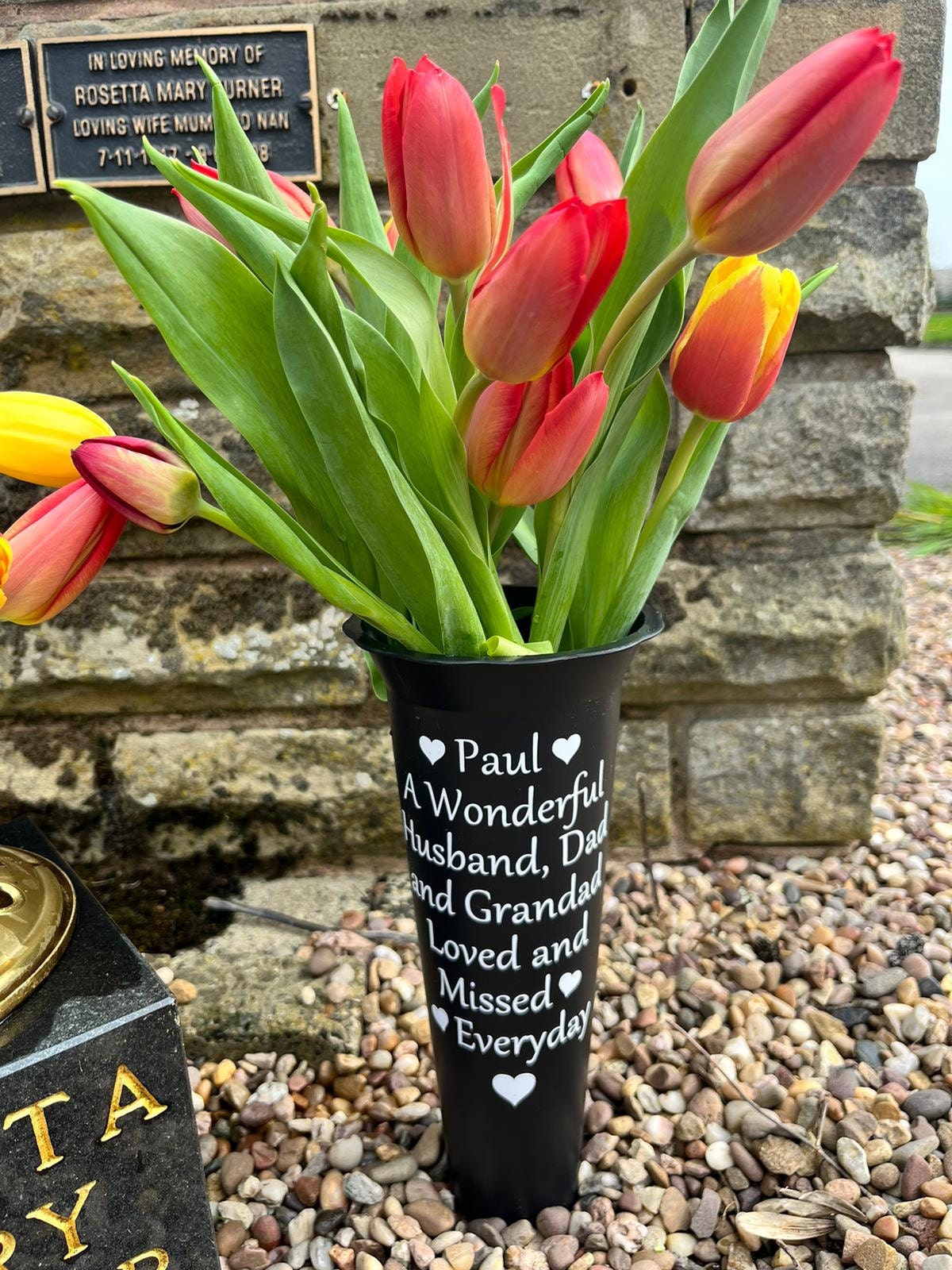 Personalized Memorial Flower Vase with Spike for Graves - Remembrance Gift for Grieving Loved Ones